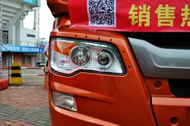 联合U系 牵引车外观                                                图片
