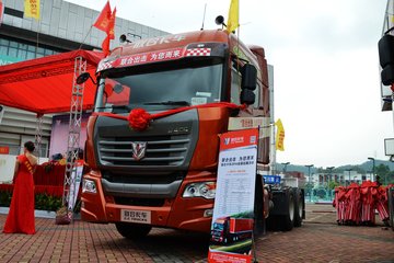 联合卡车 U420重卡 420马力 6X4牵引车(SQR4251D6ZT4-6)