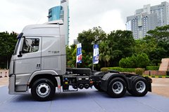 四川现代 创虎XCIENTP440重卡 440马力 6X4牵引车(CHM4251KPQ49M)