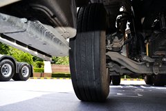 四川现代 创虎XCIENTP440重卡 440马力 6X4牵引车(CHM4251KPQ49M)