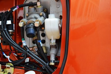 ���Ͽ��� U260�ؿ� 260���� 4X2 LNGǣ����(SQR4182N6Z)ͼƬ