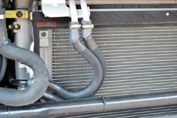 ���Ͽ��� U260�ؿ� 260���� 4X2 LNGǣ����(SQR4182N6Z)ͼƬ