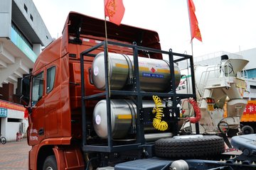 ���Ͽ��� U260�ؿ� 260���� 4X2 LNGǣ����(SQR4182N6Z)ͼƬ