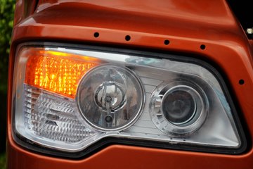 ���Ͽ��� U260�ؿ� 260���� 4X2 LNGǣ����(SQR4182N6Z)ͼƬ