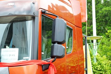 ���Ͽ��� U260�ؿ� 260���� 4X2 LNGǣ����(SQR4182N6Z)ͼƬ