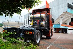 联合卡车 U260重卡 260马力 4X2 LNG牵引车(SQR4182N6Z)