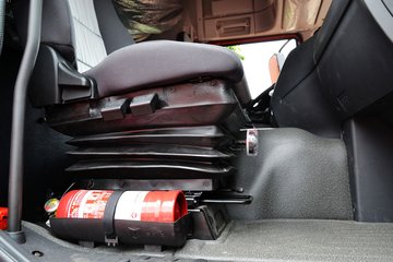 ���Ͽ��� U260�ؿ� 260���� 4X2 LNGǣ����(SQR4182N6Z)ͼƬ