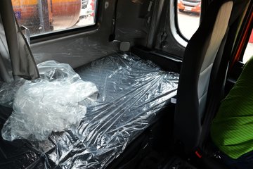 ���Ͽ��� U260�ؿ� 260���� 4X2 LNGǣ����(SQR4182N6Z)ͼƬ