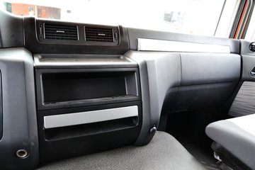 ���Ͽ��� U260�ؿ� 260���� 4X2 LNGǣ����(SQR4182N6Z)ͼƬ