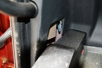 ���Ͽ��� U260�ؿ� 260���� 4X2 LNGǣ����(SQR4182N6Z)ͼƬ