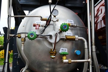 ���Ͽ��� U260�ؿ� 260���� 4X2 LNGǣ����(SQR4182N6Z)ͼƬ