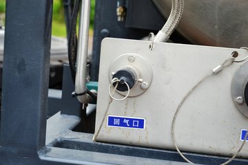 ���Ͽ��� U260�ؿ� 260���� 4X2 LNGǣ����(SQR4182N6Z)ͼƬ