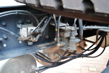 ���Ͽ��� U260�ؿ� 260���� 4X2 LNGǣ����(SQR4182N6Z)ͼƬ