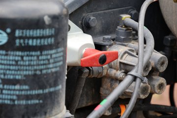 ���Ͽ��� U260�ؿ� 260���� 4X2 LNGǣ����(SQR4182N6Z)ͼƬ