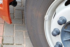 联合卡车 U260重卡 260马力 4X2 LNG牵引车(SQR4182N6Z)