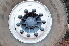 联合卡车U340 340马力 6X4 5.6米LNG自卸车(SQR3251D6T4-2)