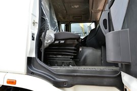 联合U系&nbsp;混凝土搅拌车驾驶室                                               图片