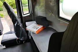 联合U系&nbsp;混凝土搅拌车驾驶室                                               图片