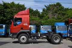 东风柳汽 乘龙中卡 220马力 4X2 牵引车(LZ4150M3AA)