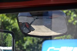 乘龙M3&nbsp;牵引车驾驶室                                               图片