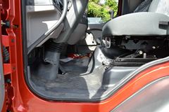 东风柳汽 乘龙中卡 220马力 4X2 牵引车(LZ4150M3AA)