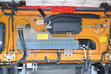 ���Ͽ��� U380 380���� 8X4 7.6��LNG��ж��(SQR3312N6T6)ͼƬ