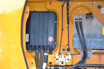 ���Ͽ��� U380 380���� 8X4 7.6��LNG��ж��(SQR3312N6T6)ͼƬ