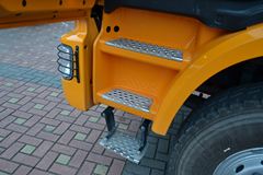 联合卡车 U380 380马力 8X4 7.6米LNG自卸车(SQR3312N6T6) 联合卡车 U380 380马力 8X4 7.6米LNG自卸车(SQR3312N6T6)