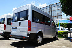 东风股份 御风 136马力 封闭厢式货车