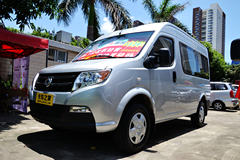 东风股份 御风 136马力 封闭厢式货车