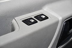 东风股份 御风 136马力 封闭厢式货车