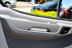 东风股份 御风 136马力 封闭厢式货车