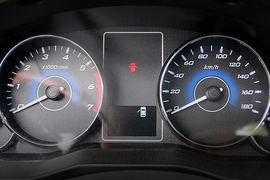 威虎G3&nbsp;皮卡驾驶室                                               图片