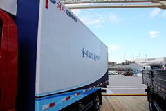 一汽通用 F330速豹 130马力 4X2 5.2米单排厢式冷藏车(LGY5050XXY)