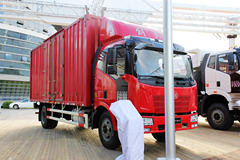 一汽解放 J6L中卡 164马力 4X2 6.8米排半厢式载货车(CA5160XXYP62K1L3E4) 一汽解放 J6L中卡 164马力 4X2 6.8米排半厢式载货车(CA5160XXYP62K1L3E4)