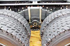 一汽解放 J6P 355马力 6X4 混凝土搅拌车(全浮平顶小排半驾驶室)底盘 (CA5250GJBP66K2L2T1E4)