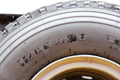 一汽解放 J6P 355马力 6X4 混凝土搅拌车(全浮平顶小排半驾驶室)底盘 (CA5250GJBP66K2L2T1E4)