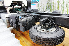 一汽解放 J6P 355马力 6X4 混凝土搅拌车(全浮平顶小排半驾驶室)底盘 (CA5250GJBP66K2L2T1E4)