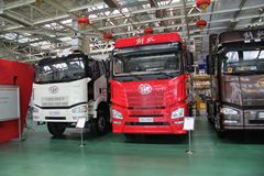 青岛解放JH6牵引车年底大促销