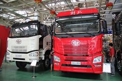 青岛解放 JH6重卡 370马力 6X4牵引车(CA4250P25K2T1E4)