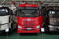 青岛解放 JH6重卡 370马力 6X4牵引车(CA4250P25K2T1E4)