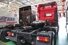 青岛解放 JH6重卡 370马力 6X4牵引车(CA4250P25K2T1E4)