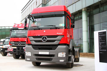 奔驰 Axor重卡 400马力 4X2牵引车(国四)(型号1840)