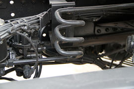 奔驰Axor&nbsp;牵引车底盘                                                图片