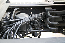 奔驰Axor&nbsp;牵引车底盘                                                图片