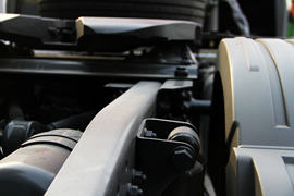 奔驰Axor&nbsp;牵引车底盘                                                图片