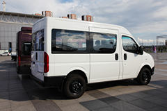 东风股份 御风  136马力 封闭厢式货车