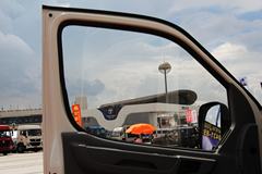 东风股份 御风  136马力 封闭厢式货车