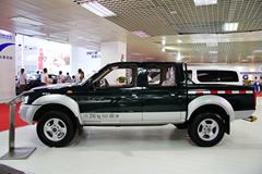 2013款郑州日产 D22 豪华型 2.4L汽油 四驱 双排皮卡