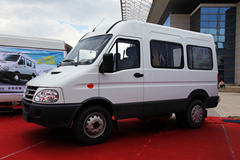 南京依维柯 宝迪 A32增强版  封闭厢式货车